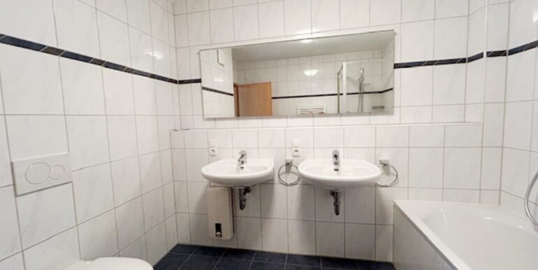 Badezimmer Ansicht 2